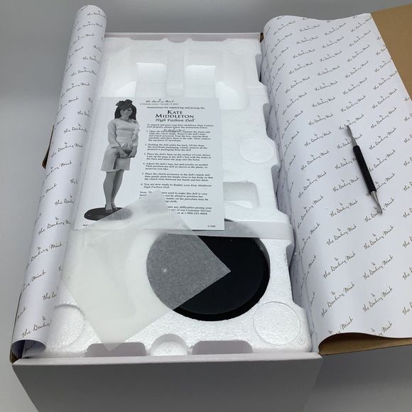 Kate Middleton High Fashion Collectible Porcelain Doll By Danbury Mint NIB‎ - Picture 6 of 10